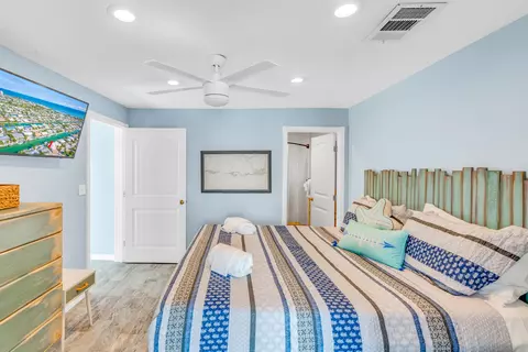 Bedroom - 600 12th St, Key Colony, FL 33051 photo 9 of 9