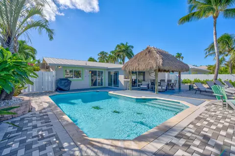 Exterior - 600 12th St, Key Colony, FL 33051 photo 5 of 8