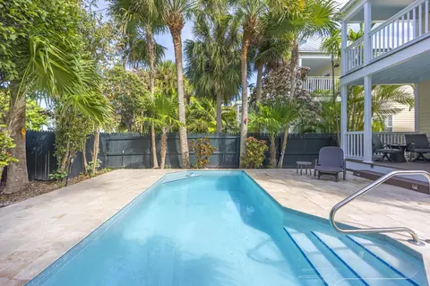 Exterior - 7213 Simran Ln, Duck Key, FL 33050 photo 4 of 12