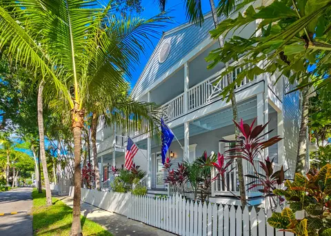 208 Golf Club Dr, Key West, FL 33040