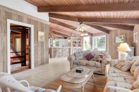 Living - Undisclosed, Key Largo, FL 33037 photo 3 of 9