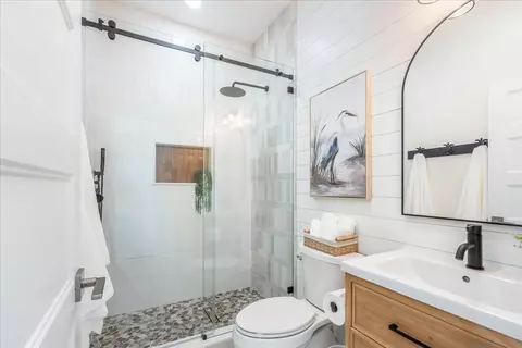 Bath - 1000 68th Street Ocean Street Ocean, Marathon, FL 33050 photo 5 of 10