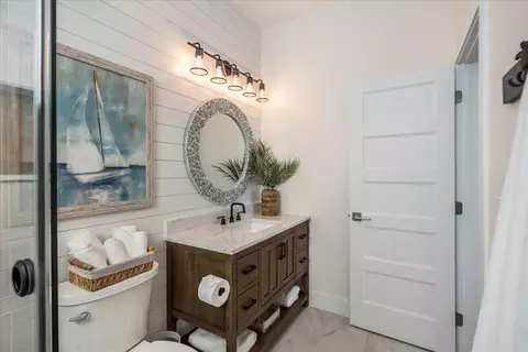 Bath - 1000 68th Street Ocean Street Ocean, Marathon, FL 33050 photo 7 of 10