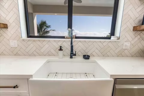 Kitchen - 1000 68th Street Ocean Street Ocean, Marathon, FL 33050 photo 3 of 5