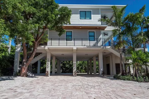 Exterior - 1000 68th Street Ocean Street Ocean, Marathon, FL 33050 photo 4 of 28