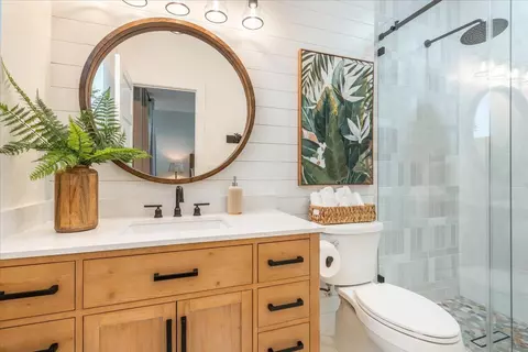 Bath - 1000 68th Street Ocean Street Ocean, Marathon, FL 33050 photo 1 of 10