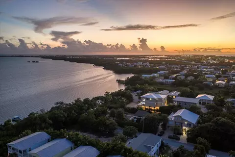 View/Area - 1000 68th Street Ocean Street Ocean, Marathon, FL 33050 photo 4 of 7