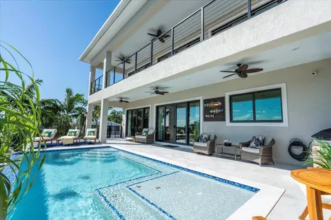 Exterior - 1000 68th Street Ocean Street Ocean, Marathon, FL 33050 photo 5 of 28