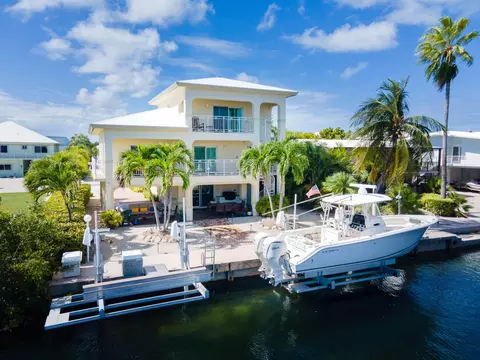 104 W Plaza Granada, Islamorada, FL 33036