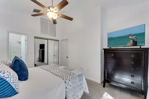 Bedroom - 150 Apache St, Tavernier, FL 33070 photo 2 of 4