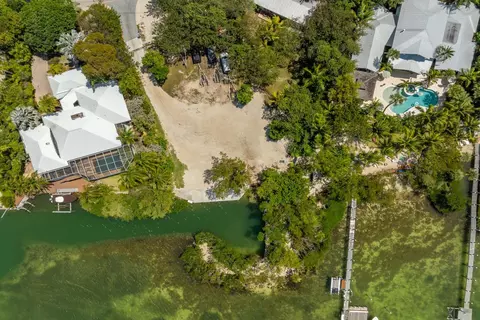 View/Area - 150 Apache St, Tavernier, FL 33070 photo 5 of 10