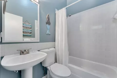 Bath - 150 Apache St, Tavernier, FL 33070 photo 2 of 2