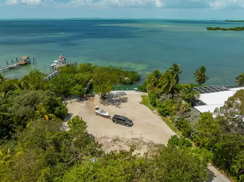 View/Area - 150 Apache St, Tavernier, FL 33070 photo 6 of 10
