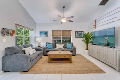 Living - 150 Apache St, Tavernier, FL 33070 photo 1 of 3