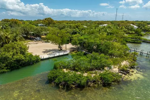 View/Area - 150 Apache St, Tavernier, FL 33070 photo 8 of 10