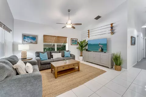 Living - 150 Apache St, Tavernier, FL 33070 photo 3 of 3