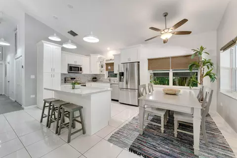 Kitchen - 150 Apache St, Tavernier, FL 33070 photo 2 of 4