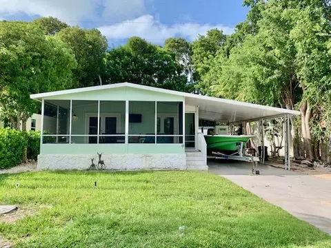 818 S Emerald Dr, Key Largo, FL 33037