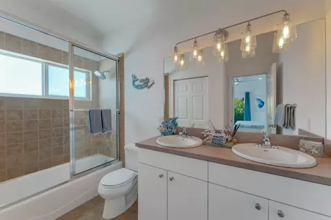 Bath - 189 Carroll St, Islamorada, FL 33036 photo 1 of 2