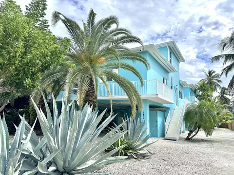 Exterior - 189 Carroll St, Islamorada, FL 33036 photo 2 of 6
