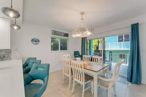 Dining - 189 Carroll St, Islamorada, FL 33036 photo 1 of 3