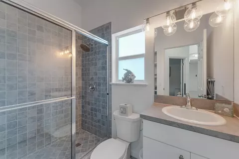 Bath - 189 Carroll St, Islamorada, FL 33036 photo 2 of 2