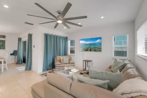 Living - 189 Carroll St, Islamorada, FL 33036 photo 3 of 3