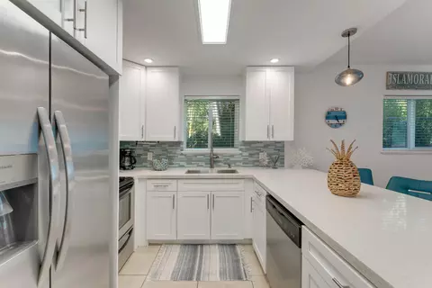 Kitchen - 189 Carroll St, Islamorada, FL 33036 photo 1 of 3