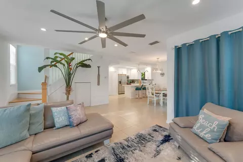Living - 189 Carroll St, Islamorada, FL 33036 photo 2 of 3