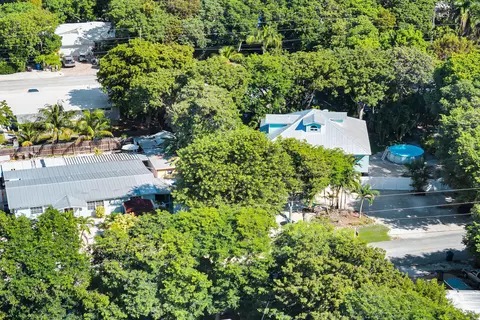 View/Area - 593 Bonito Ave, Key Largo, FL 33037 photo 2 of 13