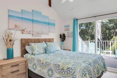 Bedroom - 593 Bonito Ave, Key Largo, FL 33037 photo 8 of 12