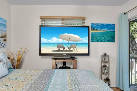 Bedroom - 593 Bonito Ave, Key Largo, FL 33037 photo 3 of 12