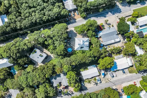 View/Area - 593 Bonito Ave, Key Largo, FL 33037 photo 7 of 13