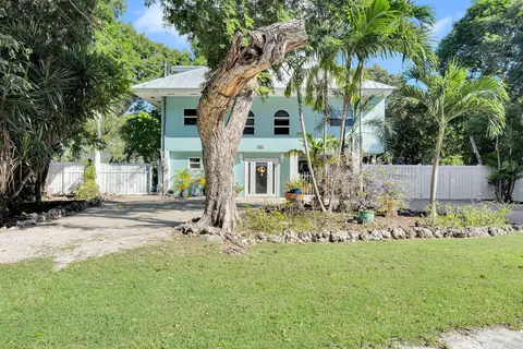 Exterior - 593 Bonito Ave, Key Largo, FL 33037 photo 6 of 21