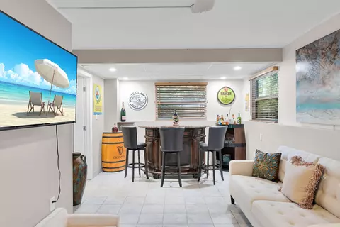 Living - 593 Bonito Ave, Key Largo, FL 33037 photo 4 of 5