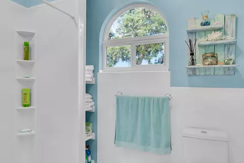 Bath - 593 Bonito Ave, Key Largo, FL 33037 photo 5 of 5
