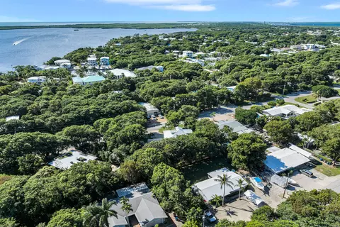 View/Area - 593 Bonito Ave, Key Largo, FL 33037 photo 11 of 13