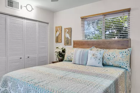Bedroom - 593 Bonito Ave, Key Largo, FL 33037 photo 4 of 12