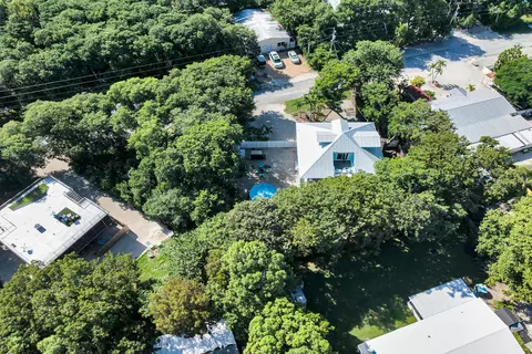 View/Area - 593 Bonito Ave, Key Largo, FL 33037 photo 6 of 13
