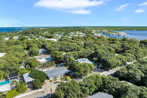 View/Area - 593 Bonito Ave, Key Largo, FL 33037 photo 8 of 13