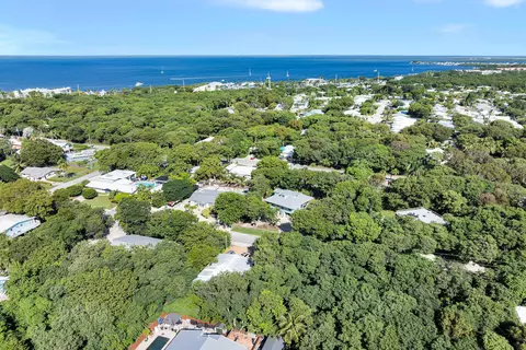 View/Area - 593 Bonito Ave, Key Largo, FL 33037 photo 5 of 13