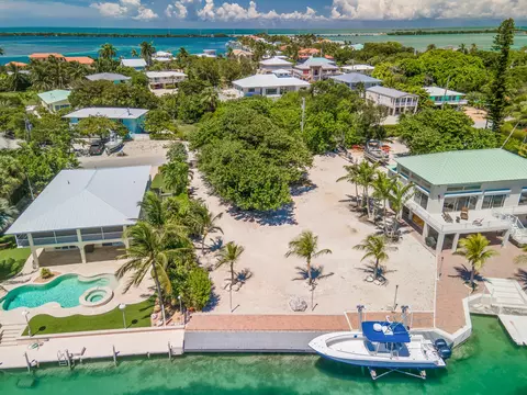 219 W Seaview Dr, Duck, FL 33050