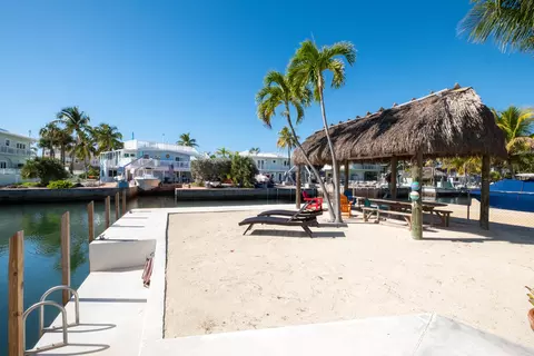 Exterior - 1202 Mockingbird Rd, Key Largo, FL 33037 photo 4 of 13