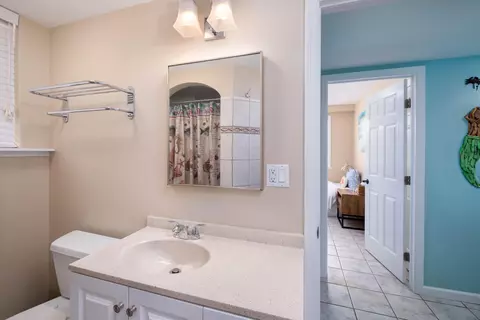 Bath - 1202 Mockingbird Rd, Key Largo, FL 33037 photo 2 of 3