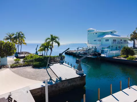 View/Area - 1202 Mockingbird Rd, Key Largo, FL 33037 photo 1 of 5