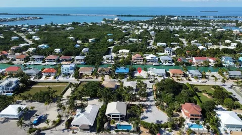 322 E Seaview Dr, Duck Key, FL 33050 photo 2
