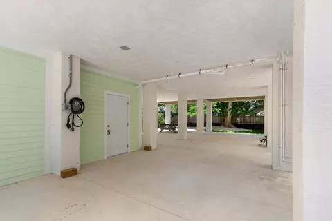 Exterior - 31349 Avenue C, Big Pine Key, FL 33043 photo 6 of 9