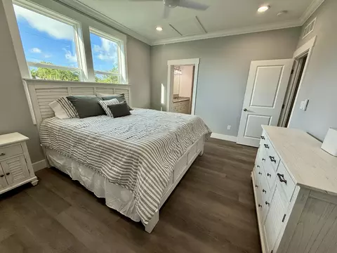 Bedroom - 31349 Avenue C, Big Pine Key, FL 33043 photo 3 of 14