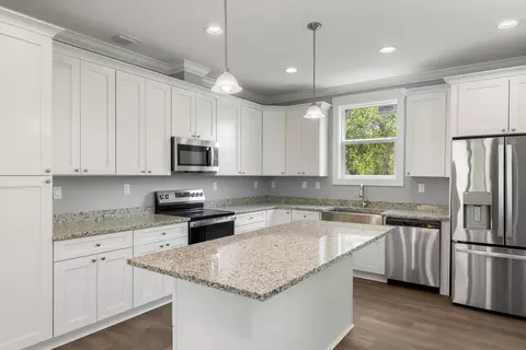 Kitchen - 31349 Avenue C, Big Pine Key, FL 33043 photo 2 of 6