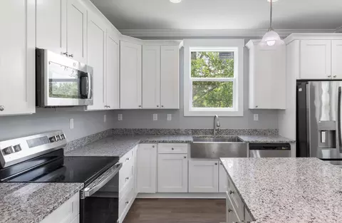 Kitchen - 31349 Avenue C, Big Pine Key, FL 33043 photo 5 of 6